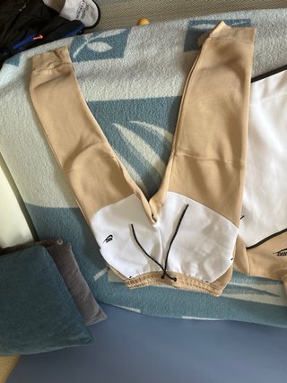 Conjunto Nike Tech Marrón y Blanco