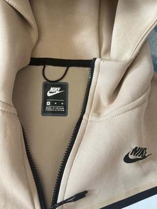 Conjunto Nike Tech Marrón y Blanco