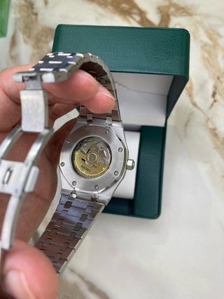 Reloj Seiko Mod Skeleton Negro y Plateado