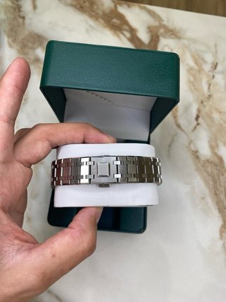 Reloj Seiko Mod Skeleton Negro y Plateado