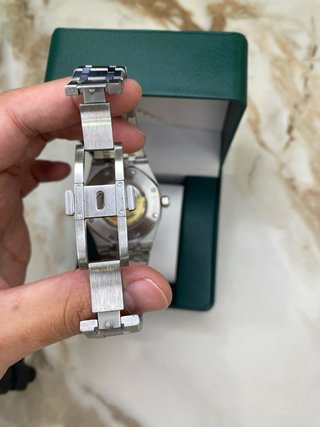 Reloj Seiko Mod Skeleton Negro y Plateado