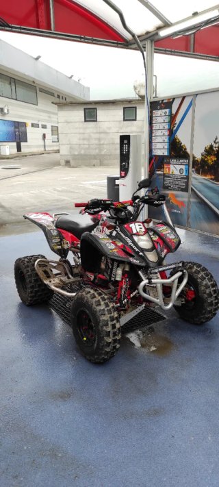 Suzuki LTZ 400 Black Edition