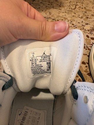 Nike Air Jordan 1 Mid Verde y Blanco