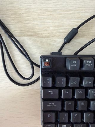 Teclado Mecánico Ozone Strike Battle con funda