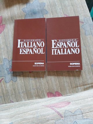 2 diccionarios:italiano español y español italiano