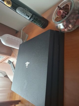 PS4 Pro 1TB Arancione + Cavi e Controller