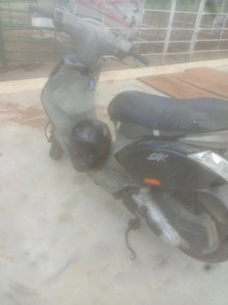 Piaggio Zip 4T Scooter Negro