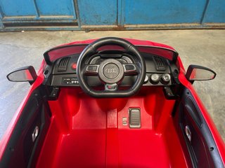Coche eléctrico infantil a control remoto