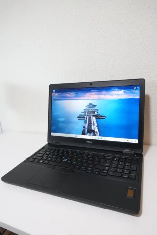 Ordenador Portátil DELL I5-7300U 16GB 512G SAMSUNG
