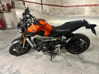Yamaha MT-09 Naranja Negra