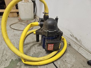 Bomba achique agua con manguera