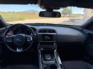 Jaguar XE 2016