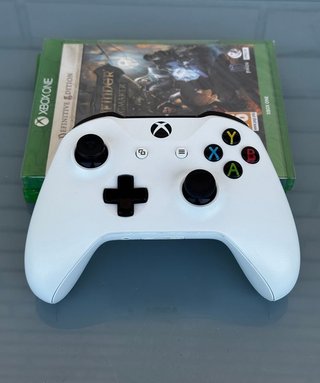 Consola Xbox One S Blanca + Mando + 2 Juegos