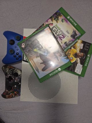 Xbox One S + 2 Mandos + 3 Juegos