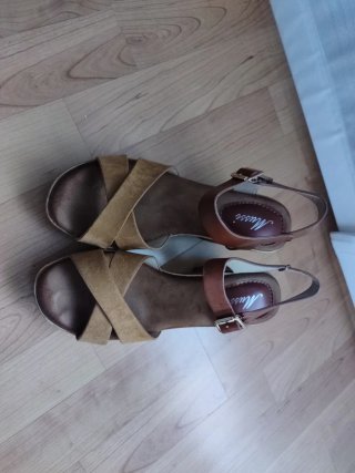 Sandalias Camel Cuña