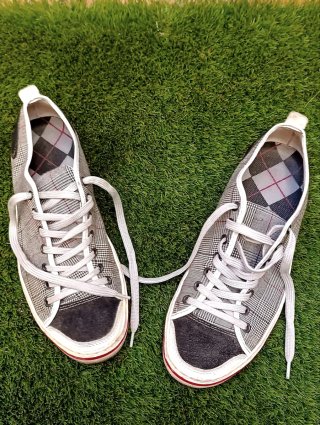 Zapatillas cuadros piel grises y negras