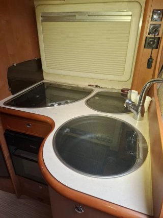 Autocaravana Rapido camas gemelas face to face