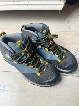 Stivali da montagna impermeabili Quechua Uomo