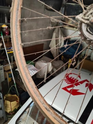 Bicicleta antigua llantas madera