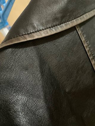 Cazadora Biker Pull&Bear oscuro desgastado