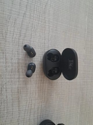 Dos Auriculares Inalámbricos Xiaomi Negros