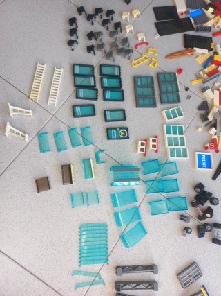 Lotti Lego City e Star Wars, 2,5 kg di pezzi
