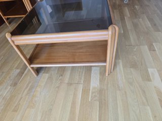 Mesa de centro cuadrada de madera y cristal
