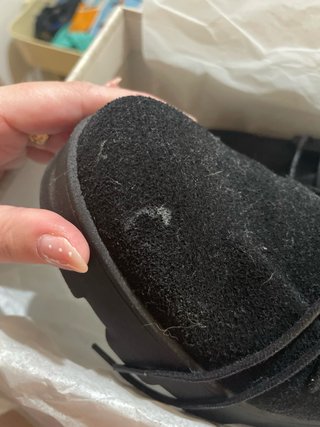 Zapatos negros de ante con cordones