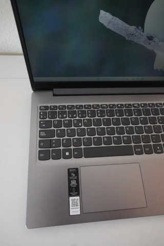 Ordenador Portátil Lenovo 11-Gen 8GB 512GB NVME