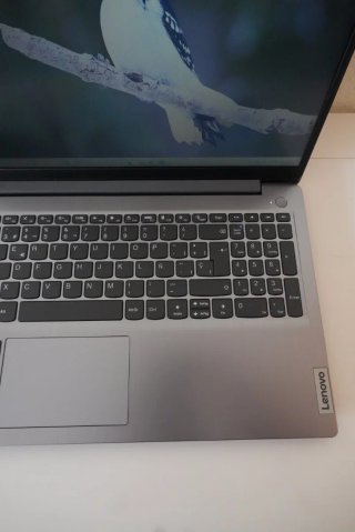 Ordenador Portátil Lenovo 11-Gen 8GB 512GB NVME