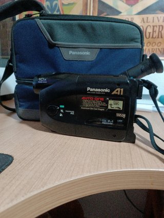 Cámara antigua Panasonic NV-A1E Negra