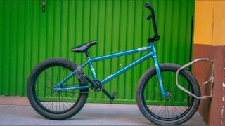 Bicicleta BMX azul