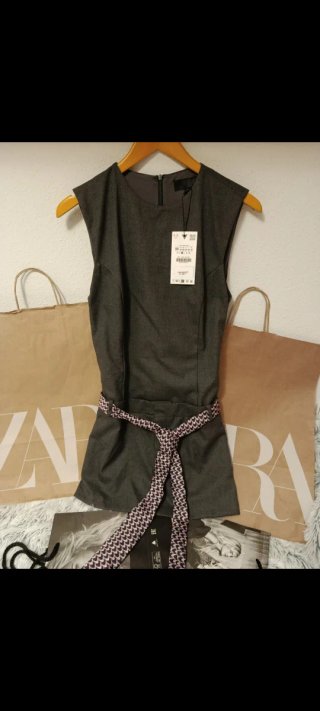 Vestido corto Zara