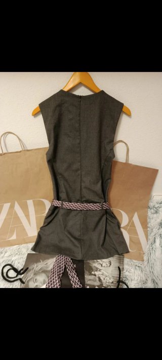 Vestido corto Zara