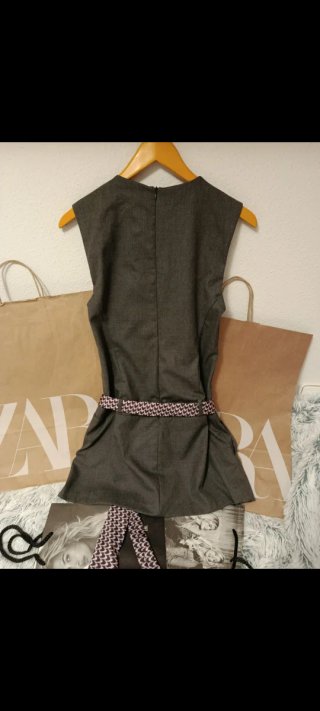 Vestido corto Zara