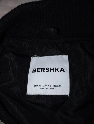 Casaco Varsity Oregon Bershka Preto/Branco