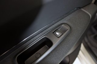 Peugeot 3008 1.6 VTI STYLE 5P