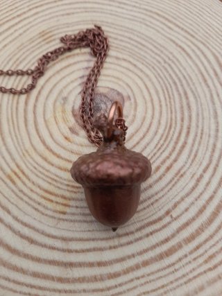 Collana con ghianda vera in rame
