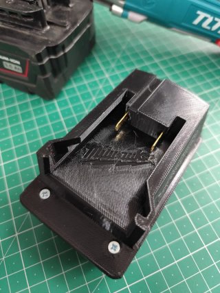 Adaptador Total/Ingco/Emtop para Milwaukee