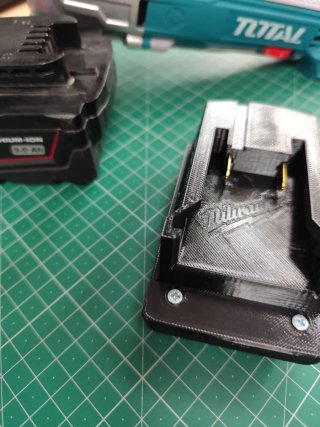 Adaptador Total/Ingco/Emtop para Milwaukee