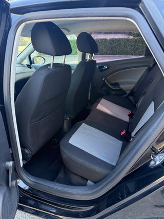 SEAT Ibiza ( poco consumo )