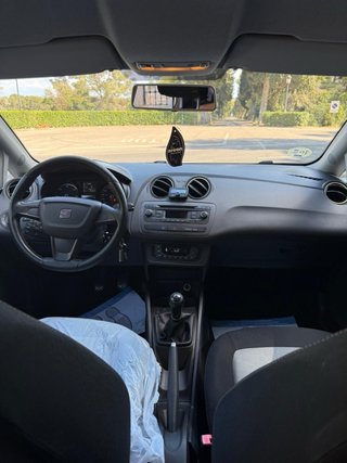 SEAT Ibiza ( poco consumo )