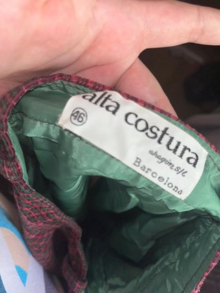 Falda de cuadros roja y negra