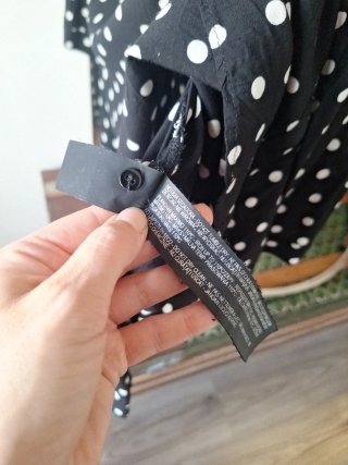 Camisa Zara lunares negra y blanca