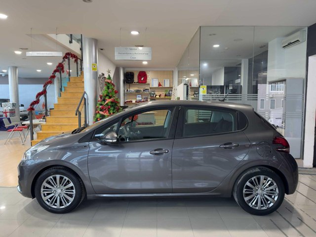 Peugeot 208 1.2L PureTech 82cv Signature