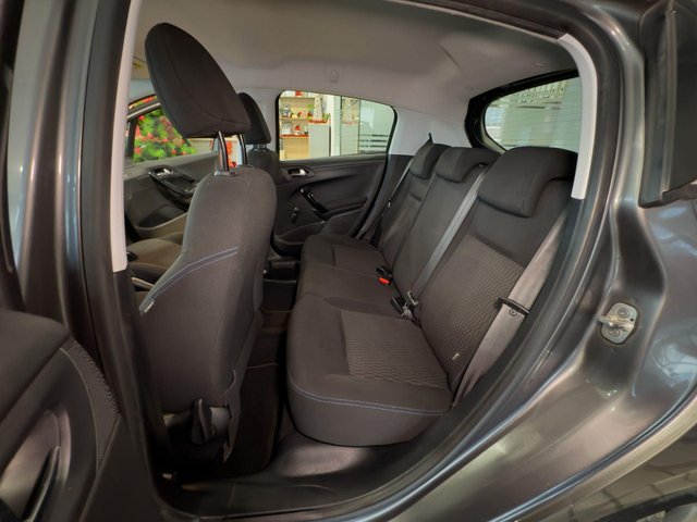 Peugeot 208 1.2L PureTech 82cv Signature