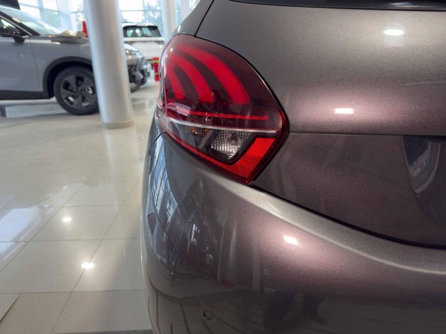 Peugeot 208 1.2L PureTech 82cv Signature