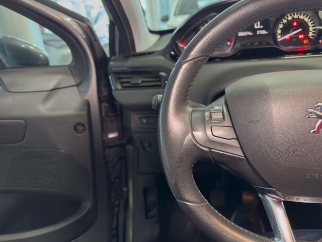 Peugeot 208 1.2L PureTech 82cv Signature