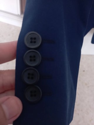 Traje de hombre azul mido 1'72 y peso 73