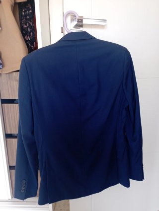 Traje de hombre azul mido 1'72 y peso 73